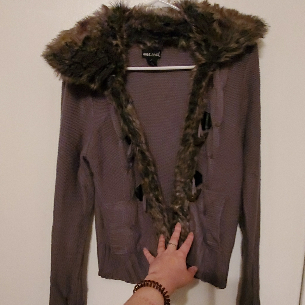 Wet seal jacket